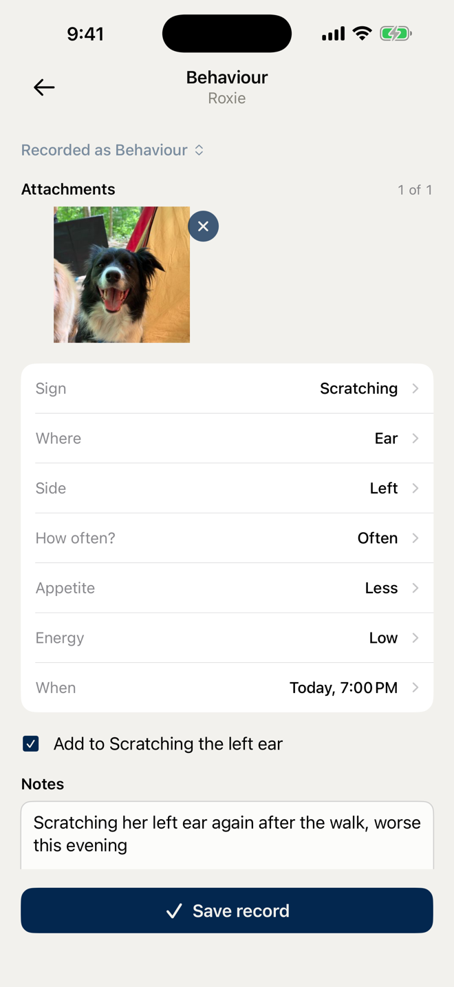 A behaviour record for Roxie with a photo attached in its own tile.